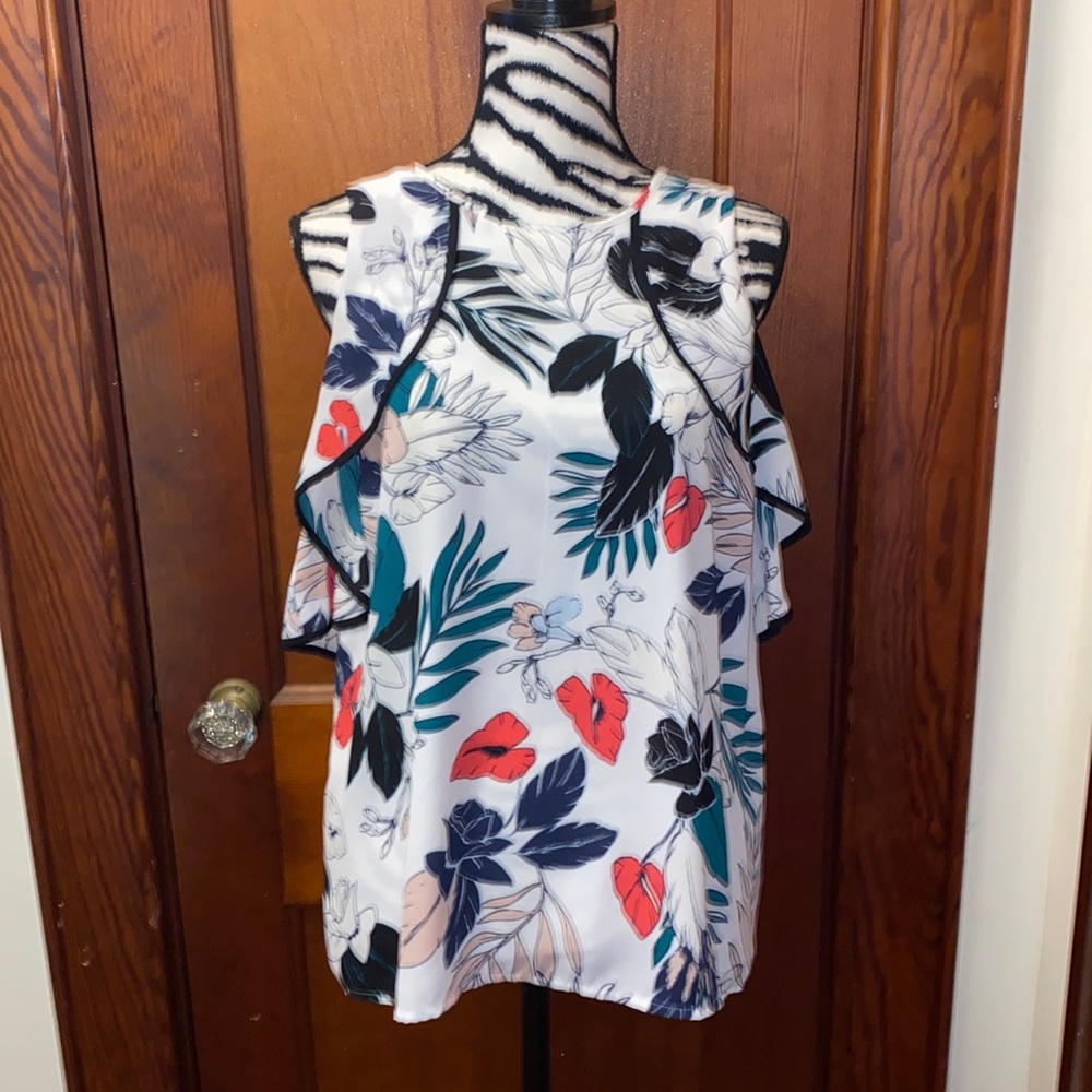 Halogen sleeveless floral top size medium
